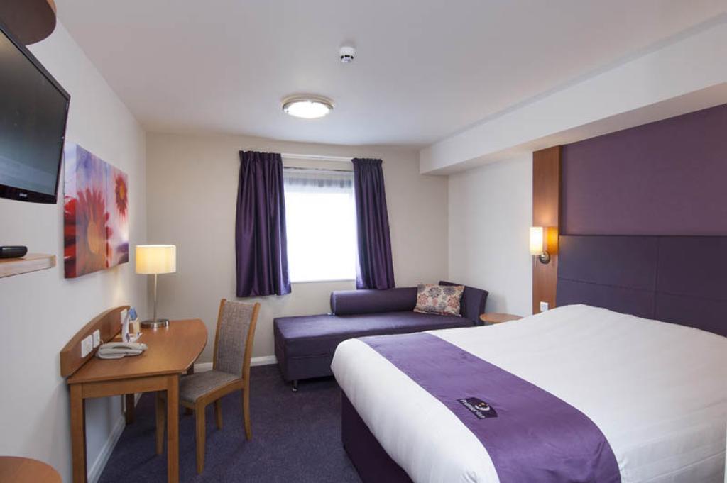 Premier Inn Cobham Cobham  Phòng bức ảnh