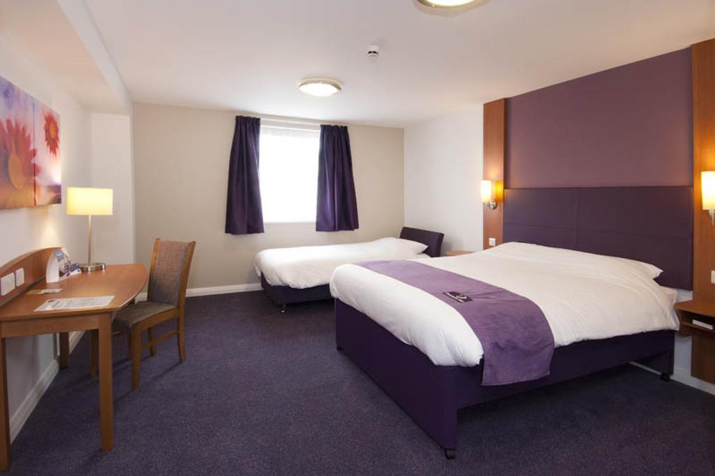 Premier Inn Cobham Cobham  Phòng bức ảnh