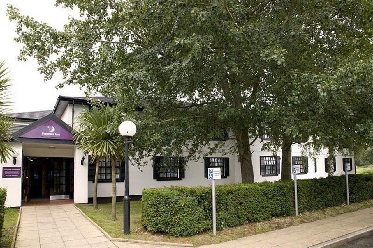 Premier Inn Cobham Cobham  Ngoại thất bức ảnh