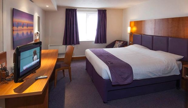 Premier Inn Cobham Cobham  Ngoại thất bức ảnh
